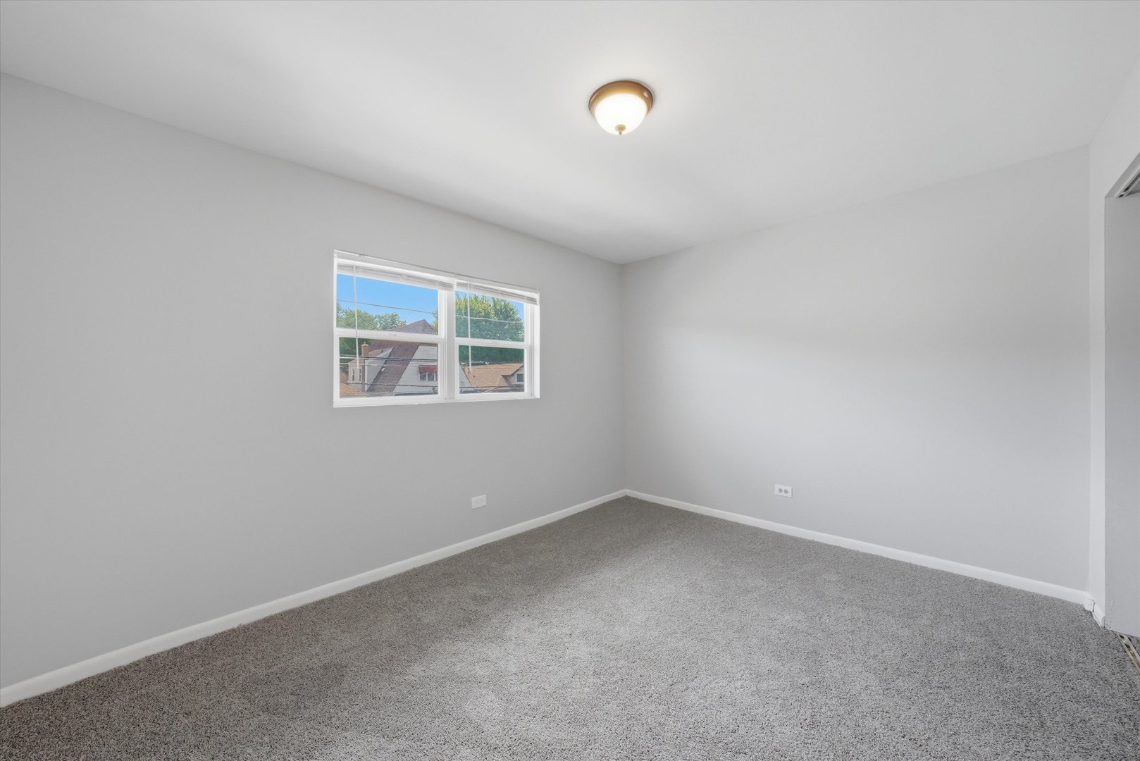 1140 E 81st Street Unit: F