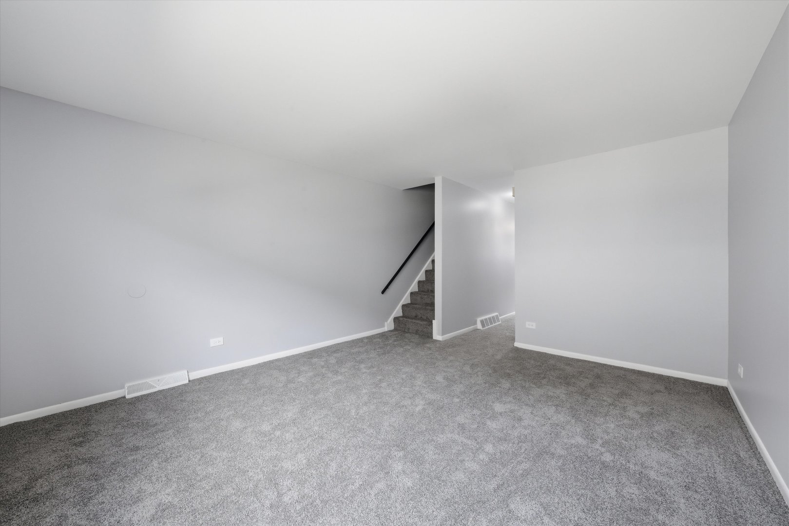 1140 E 81st Street Unit: F