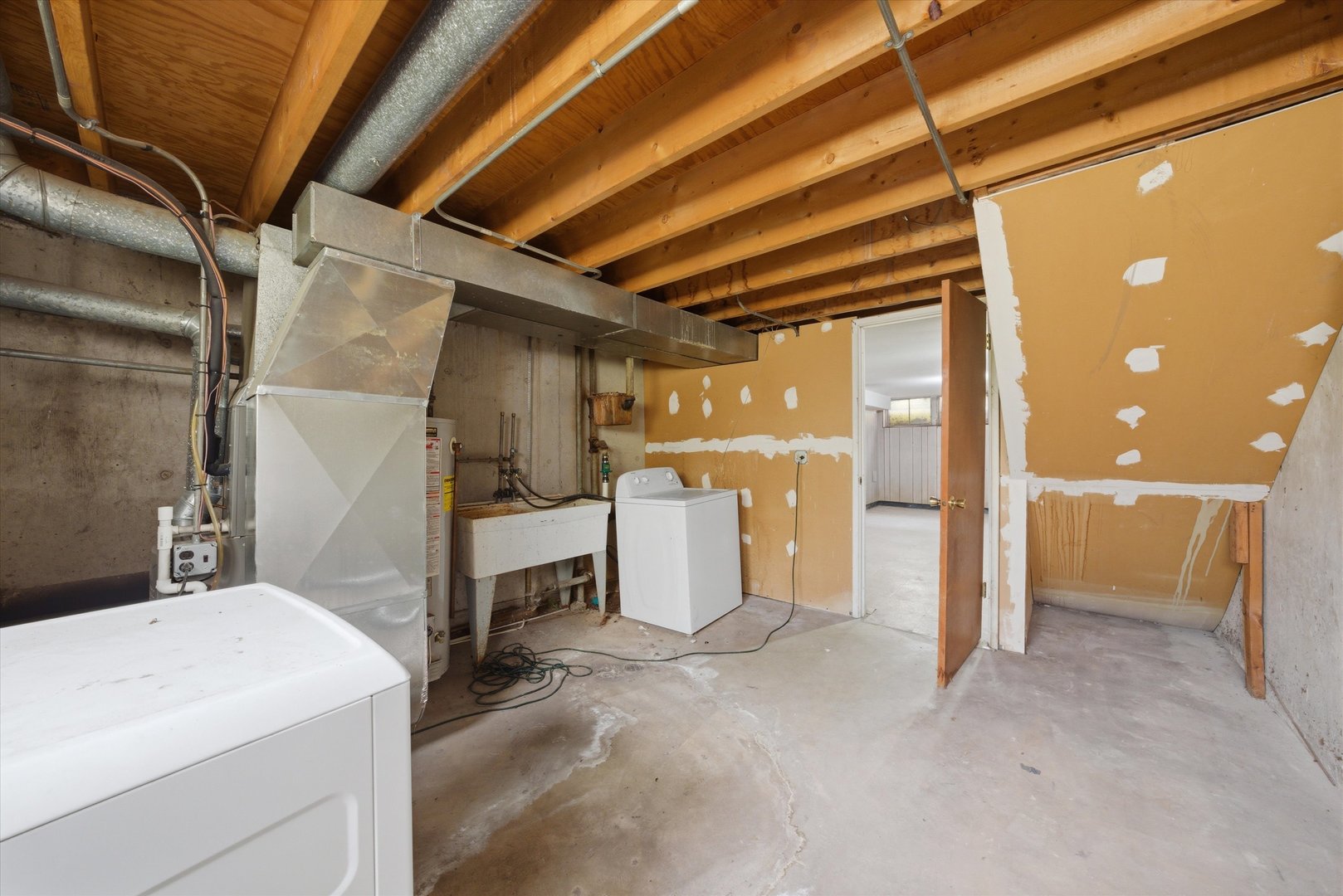 1140 E 81st Street Unit: F