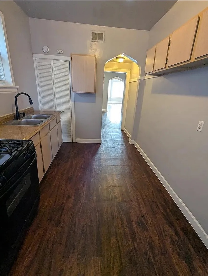 7545 S May Street Unit: 3