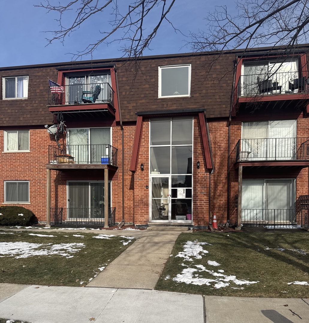 7120 166th Street Unit: 3D