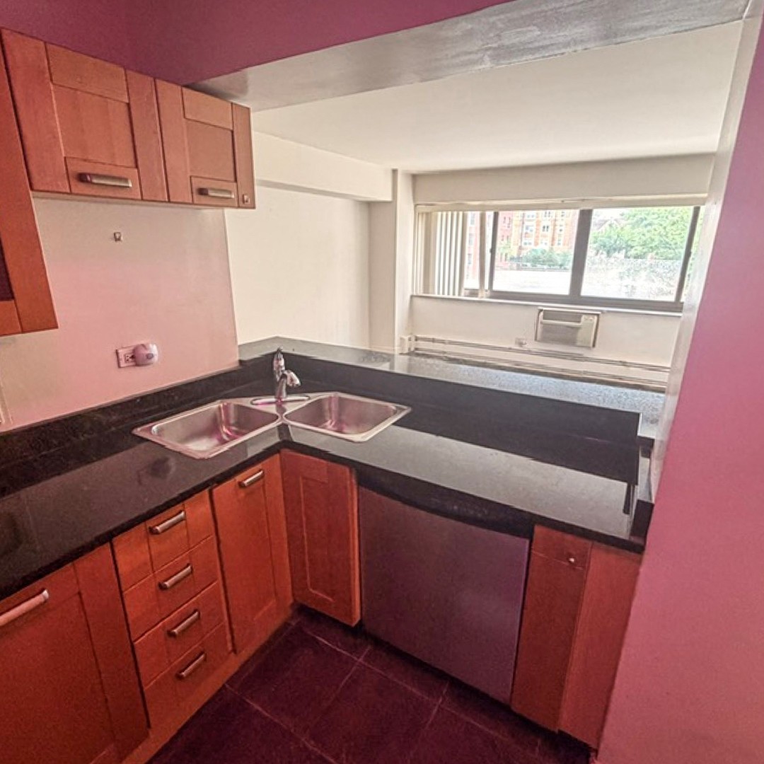 7337 S South Shore Drive Unit: 220