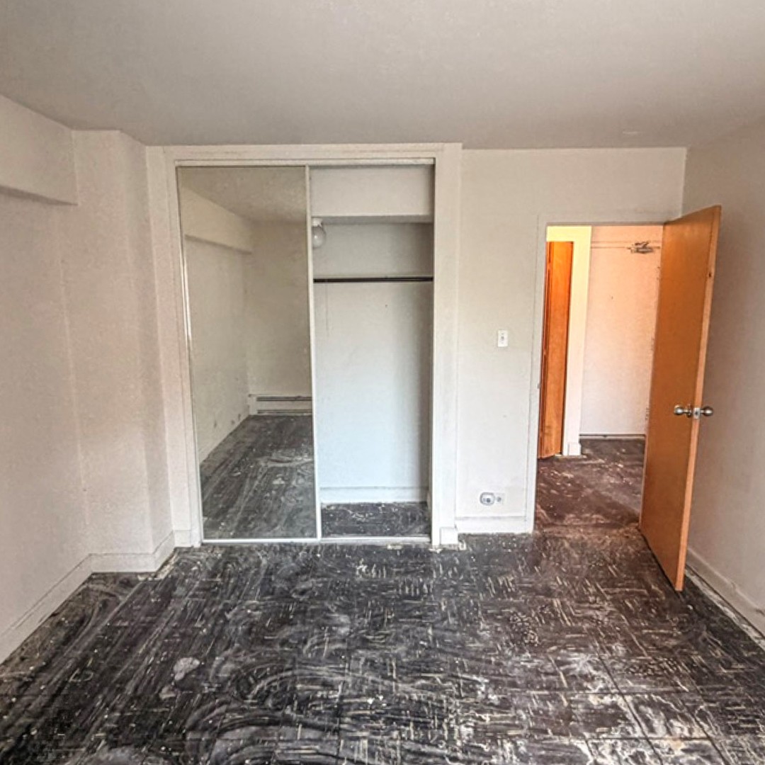 7337 S South Shore Drive Unit: 220