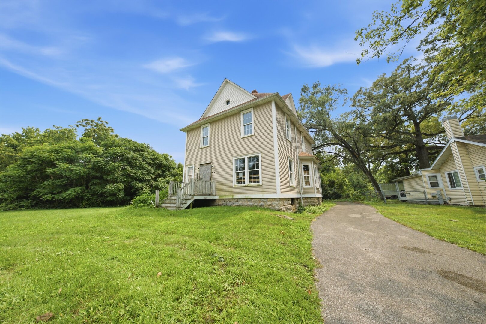 20 E Main Street