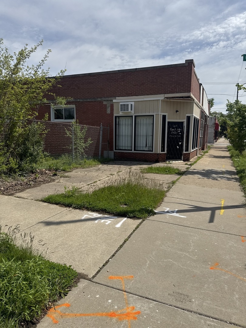 2234-2240 E 73rd Street