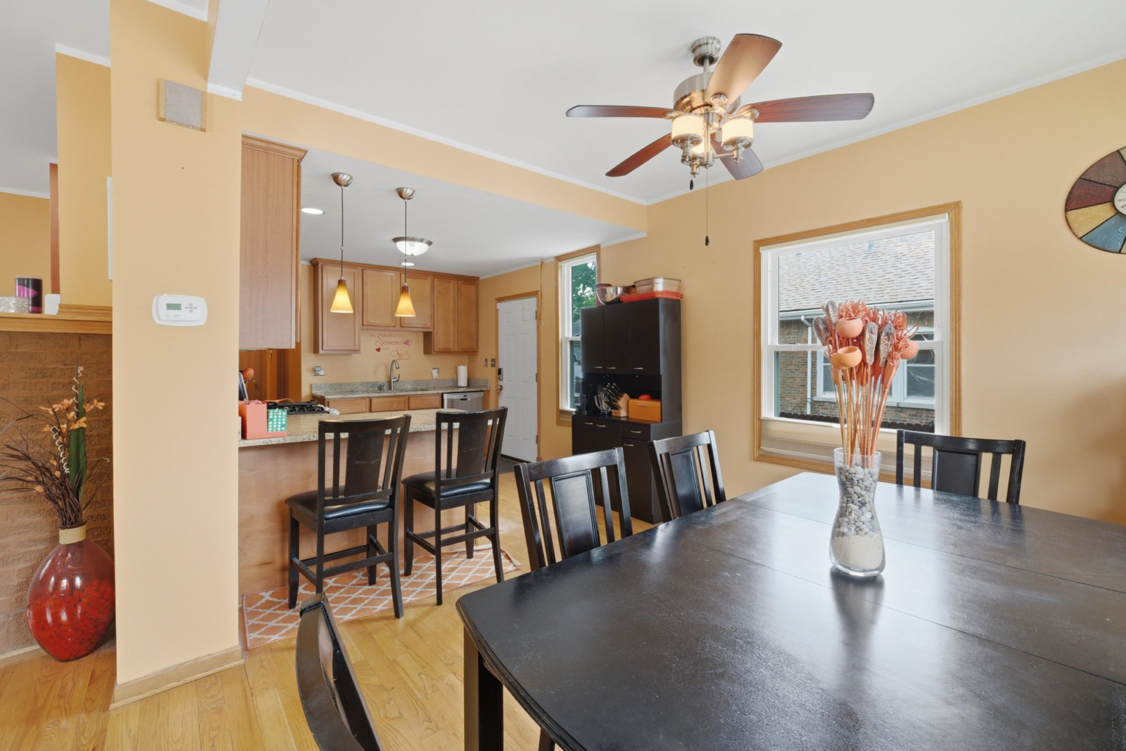 1615 W BEVERLY GLEN Parkway
