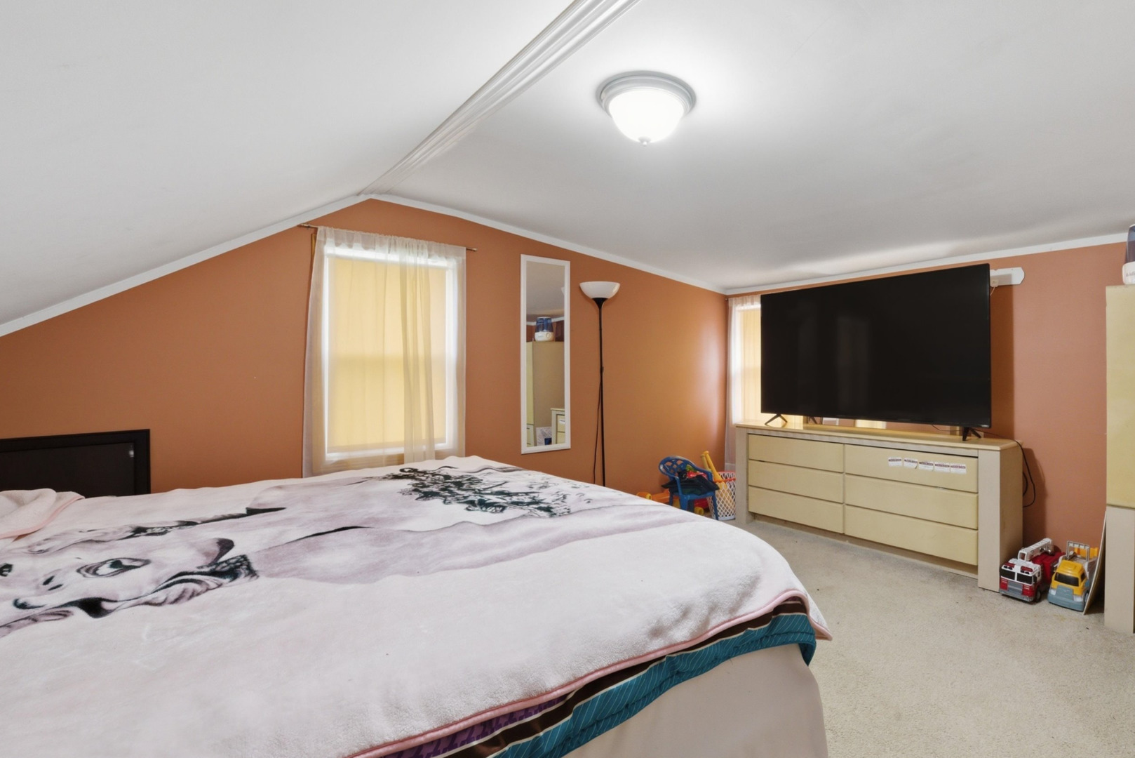 1615 W BEVERLY GLEN Parkway