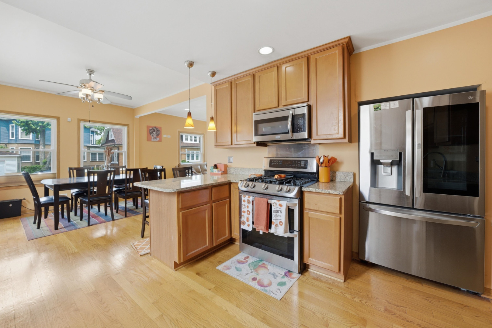 1615 W BEVERLY GLEN Parkway