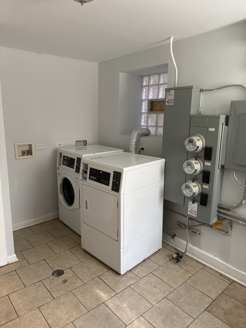 6344 S Eberhart Avenue Unit: 1