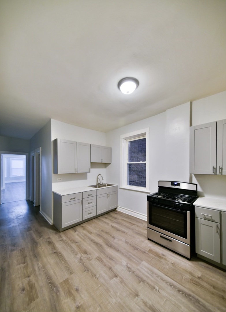 6344 S Eberhart Avenue Unit: 1