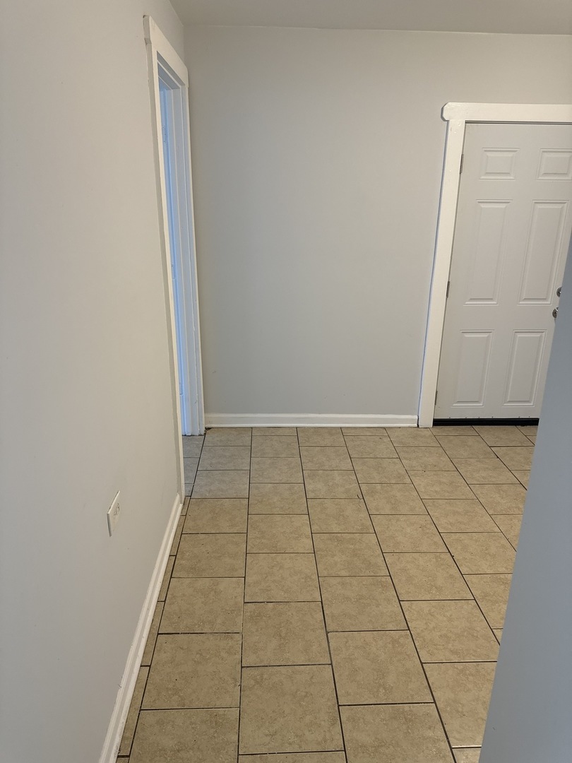 6344 S Eberhart Avenue Unit: 1