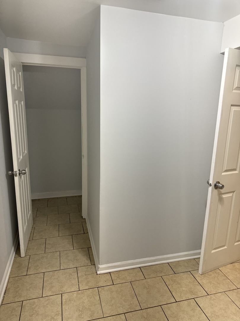 6344 S Eberhart Avenue Unit: 1