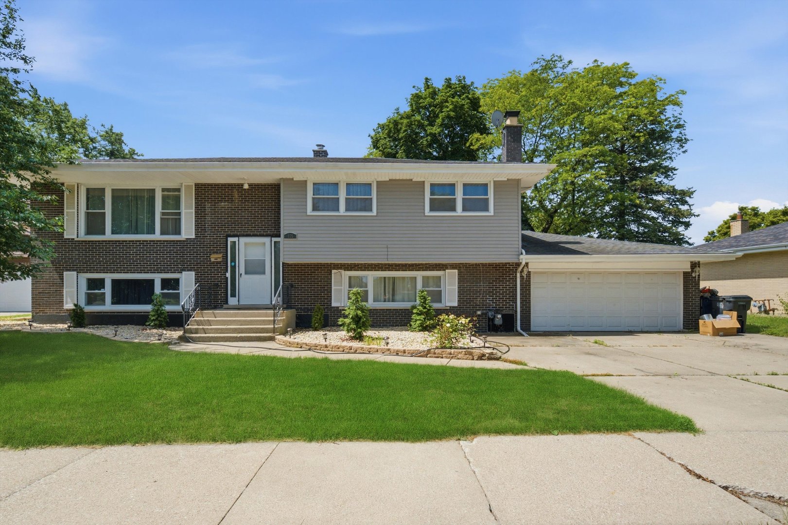 935 E 169th Street