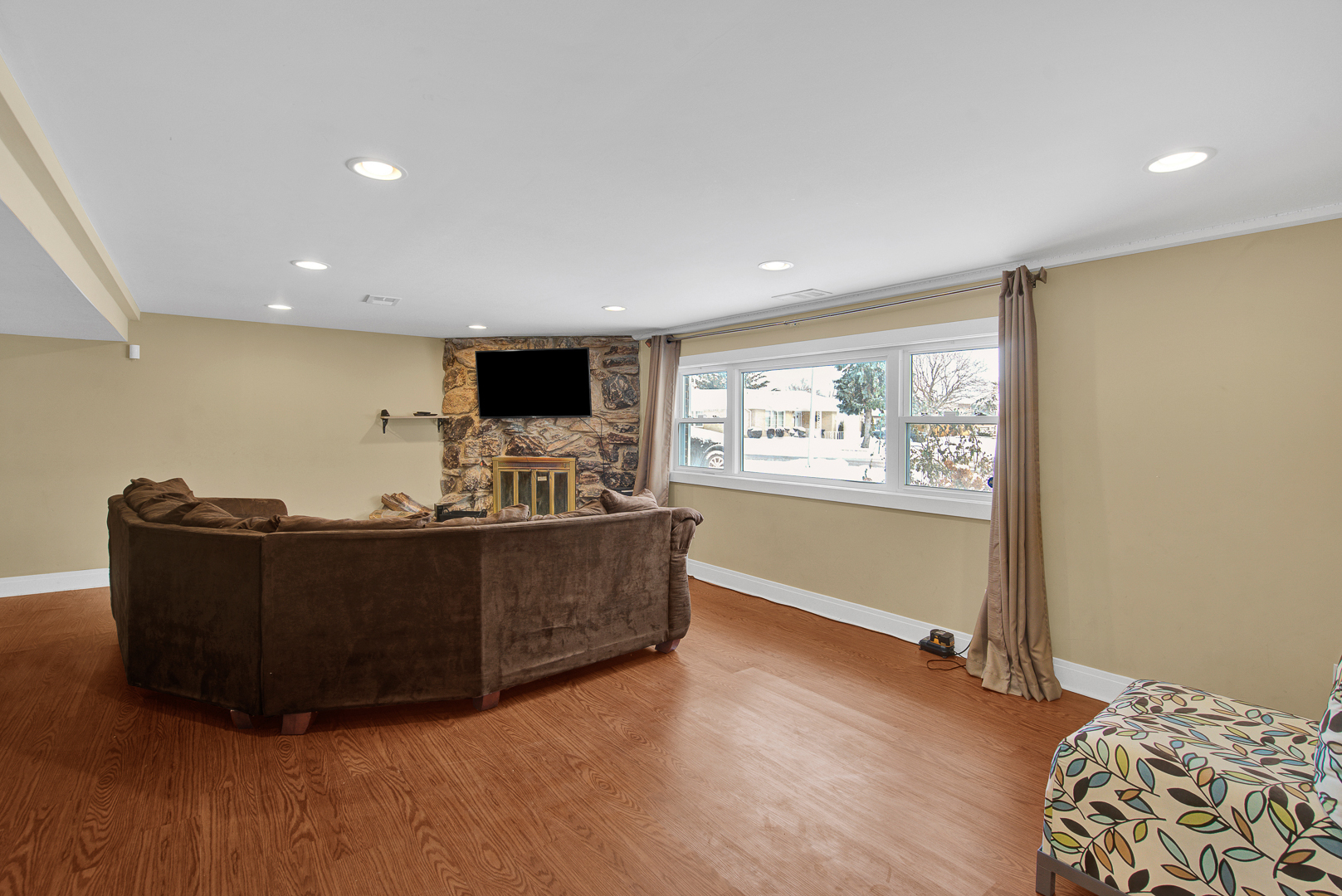 935 E 169th Street