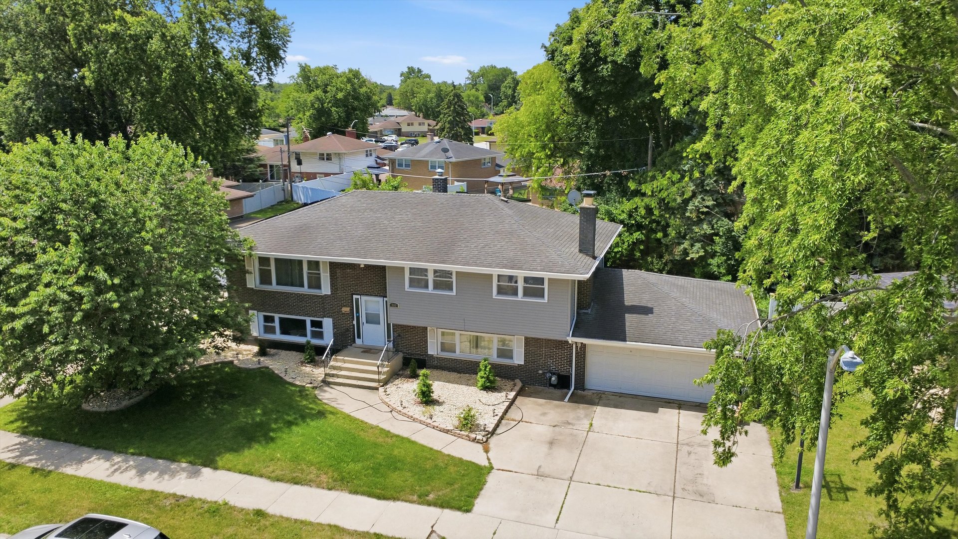 935 E 169th Street