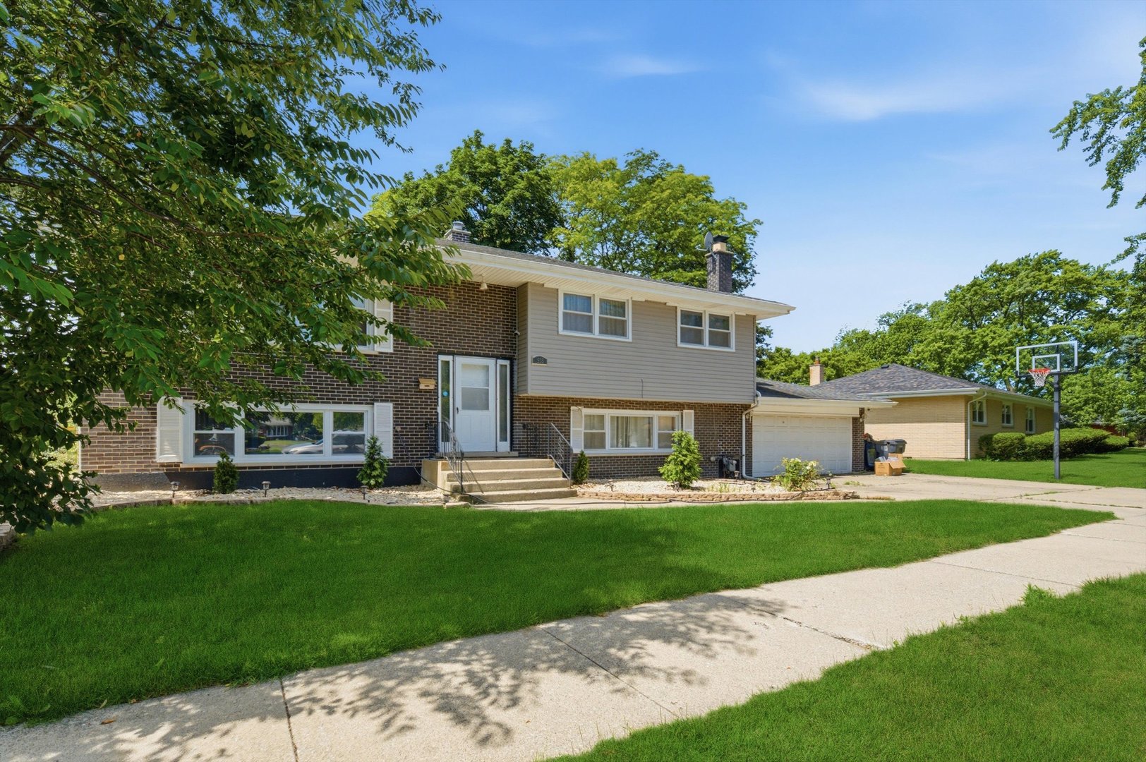 935 E 169th Street