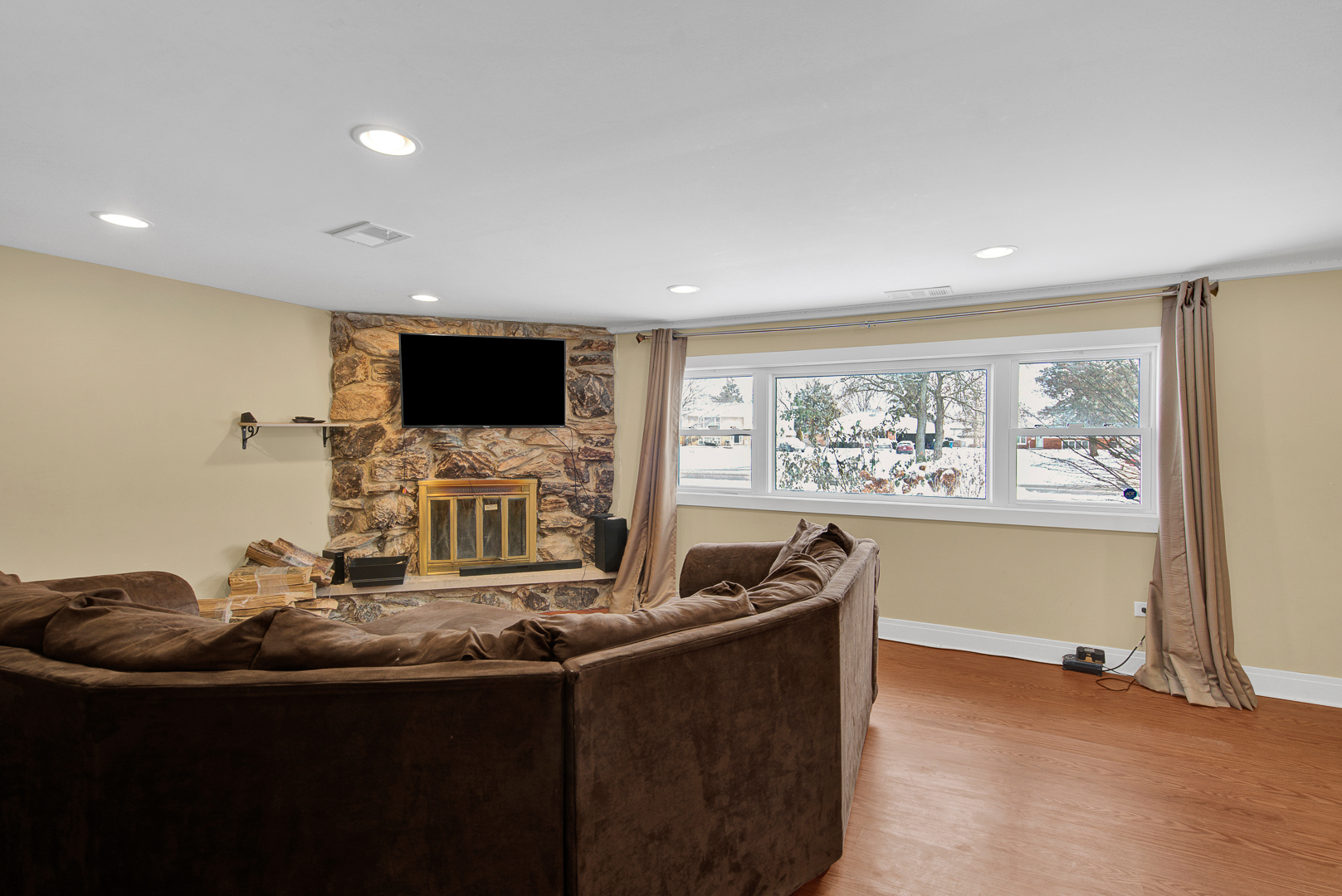 935 E 169th Street