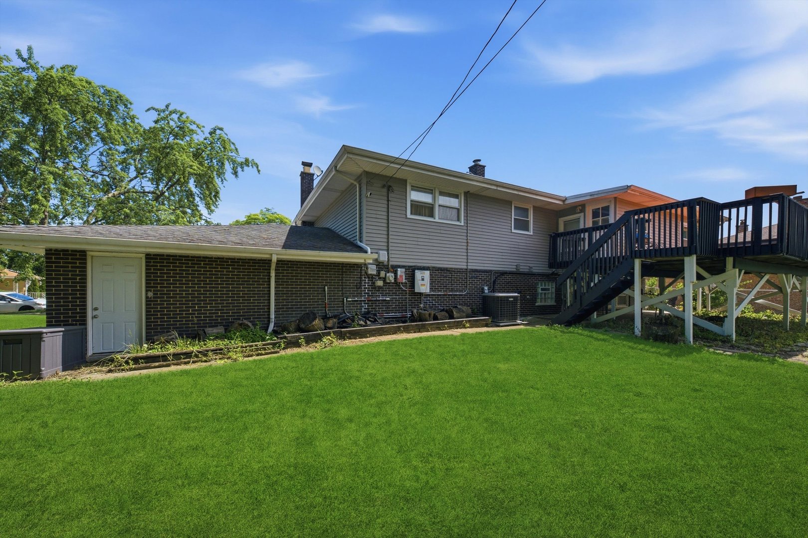 935 E 169th Street