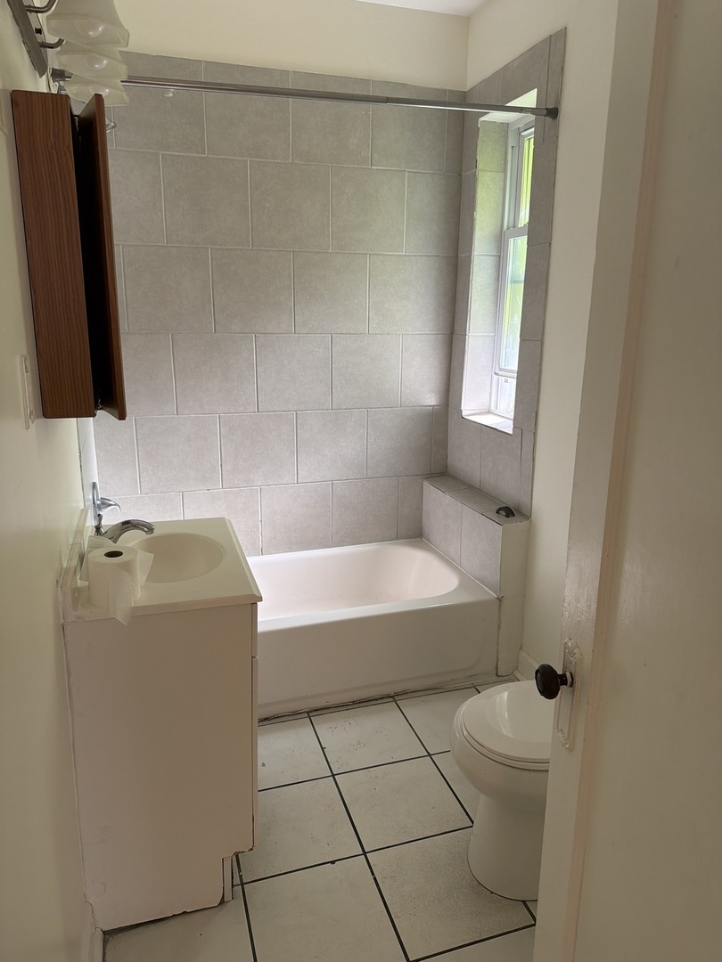 7741 S Yates Boulevard Unit: 3
