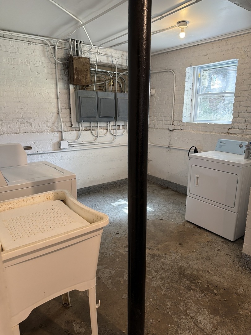 7741 S Yates Boulevard Unit: 3