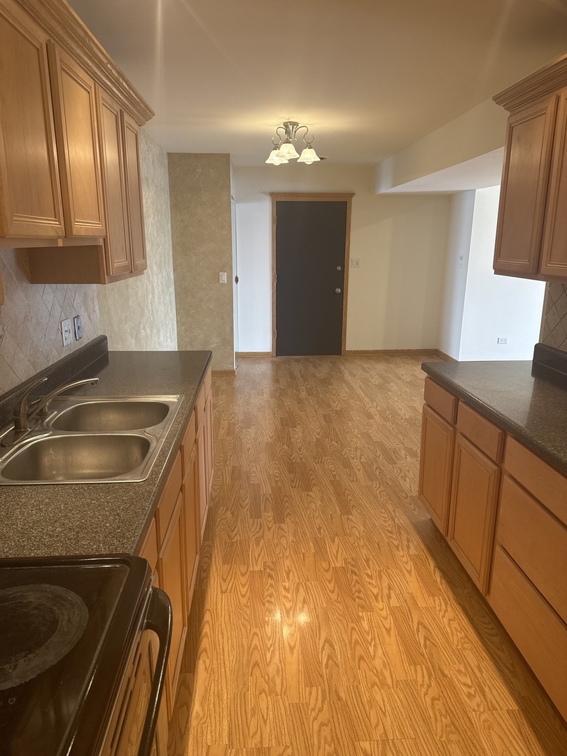 5721 CIRCLE Drive Unit: 304