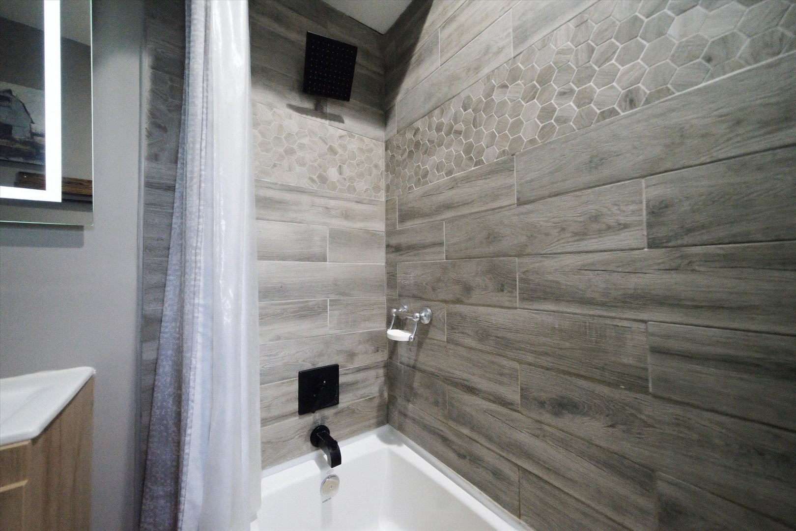 231 E 59th Street Unit: 1