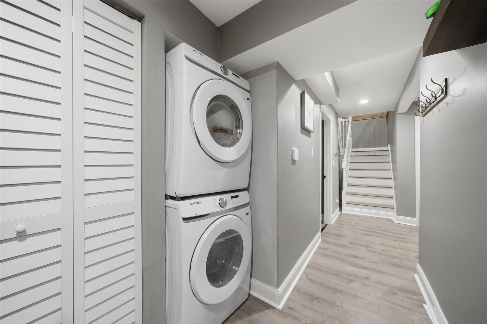 231 E 59th Street Unit: 1