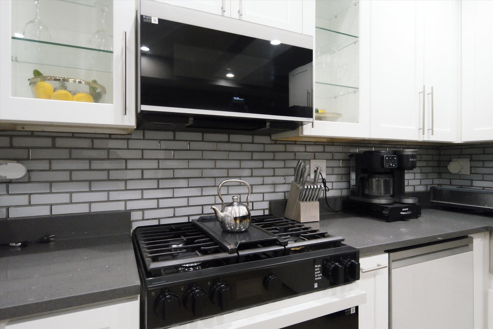 231 E 59th Street Unit: 1