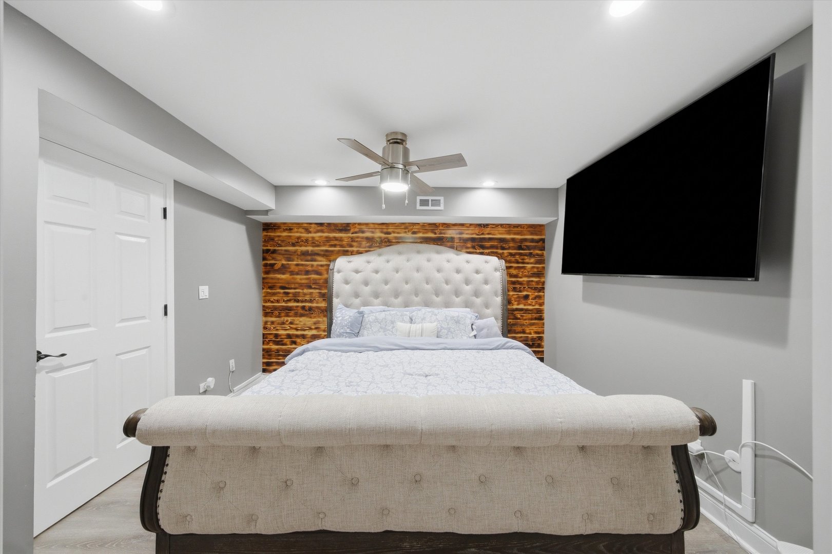 231 E 59th Street Unit: 1