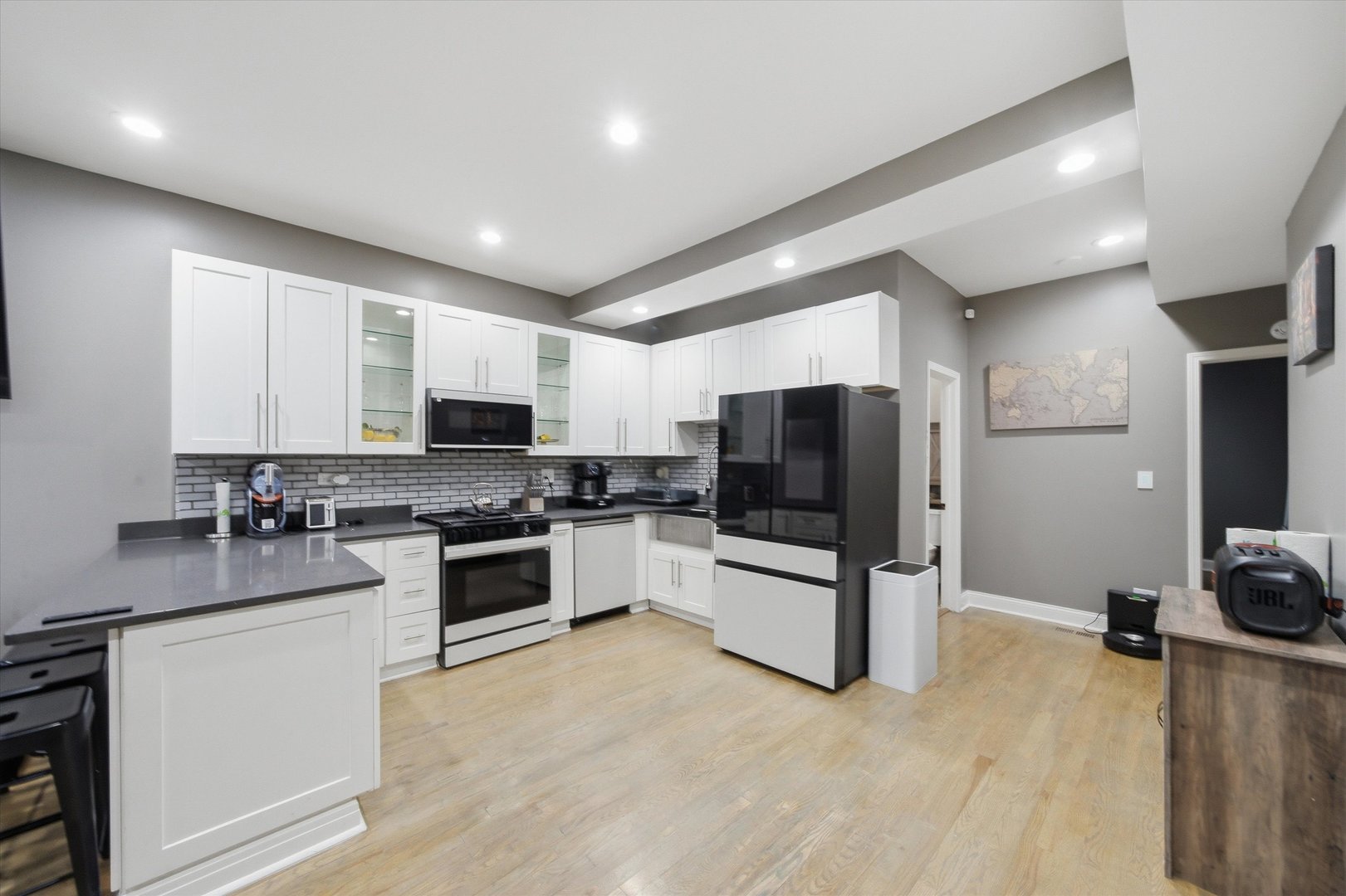 231 E 59th Street Unit: 1