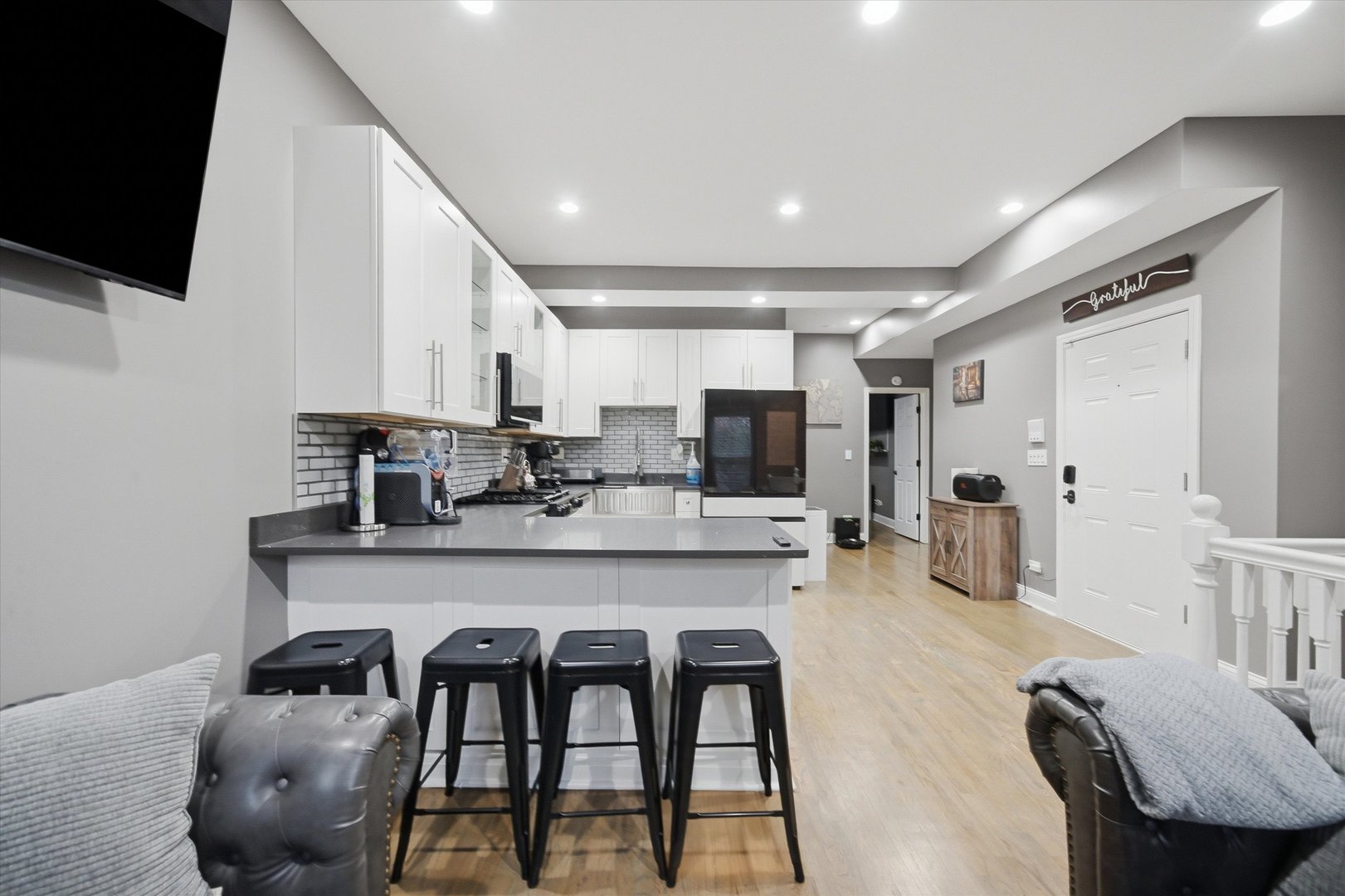 231 E 59th Street Unit: 1