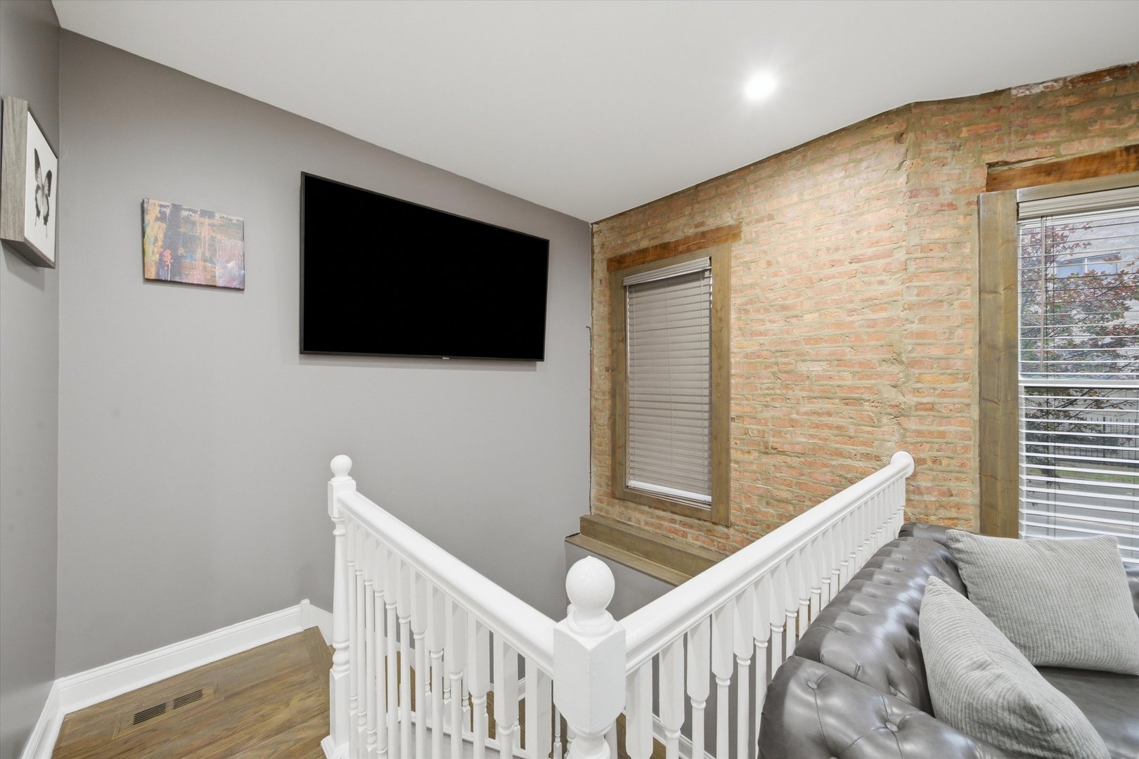 231 E 59th Street Unit: 1