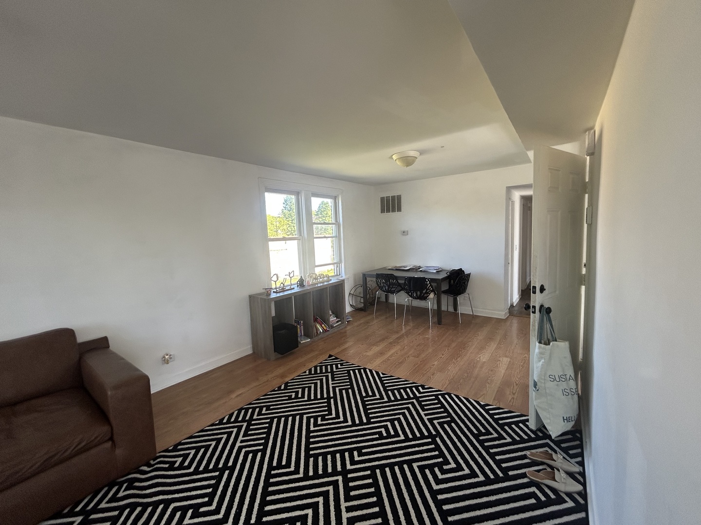 1561 E 93rd Street Unit: 2