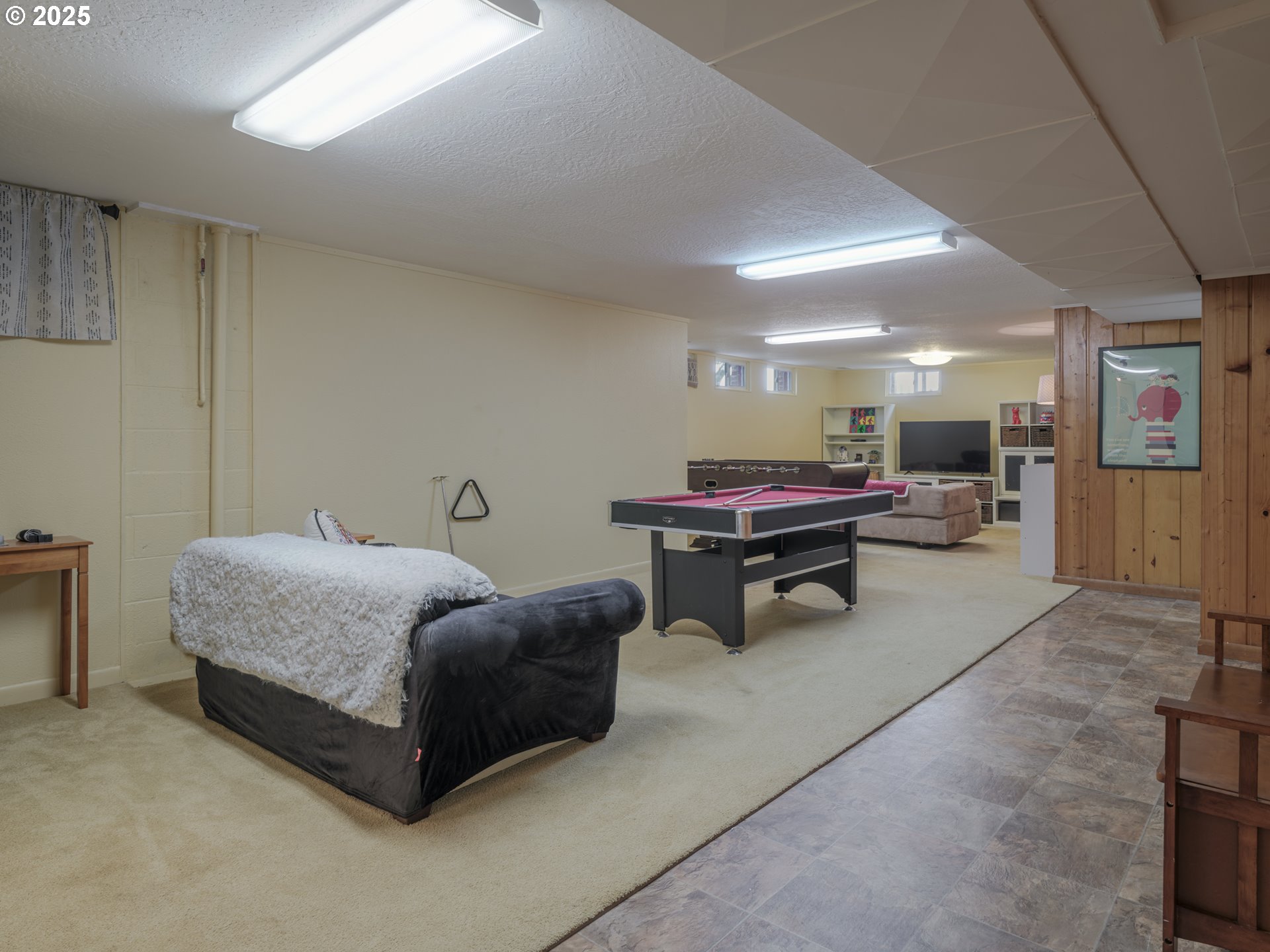 183 W GRAND AVE