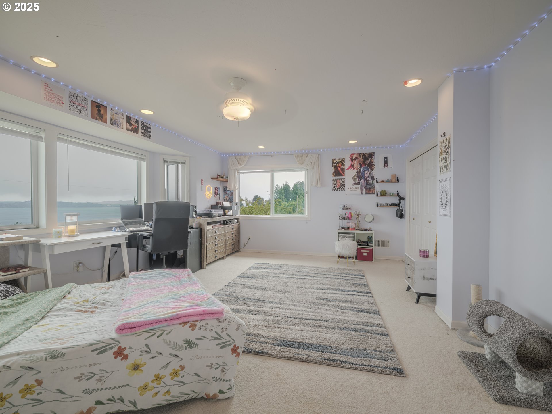 183 W GRAND AVE
