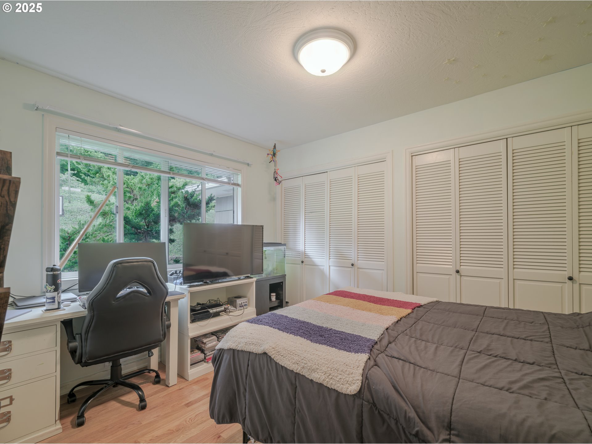 183 W GRAND AVE