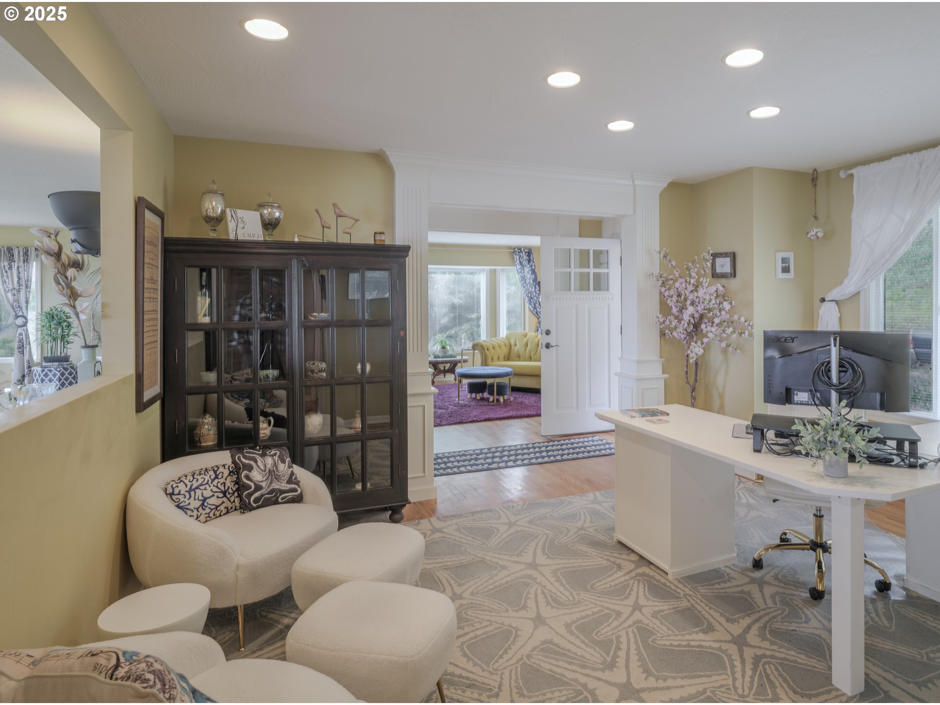 183 W GRAND AVE