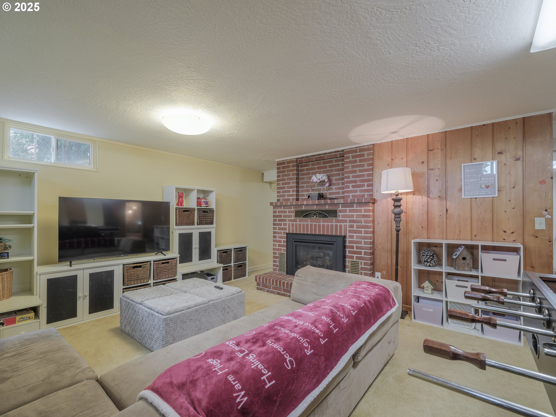 183 W GRAND AVE