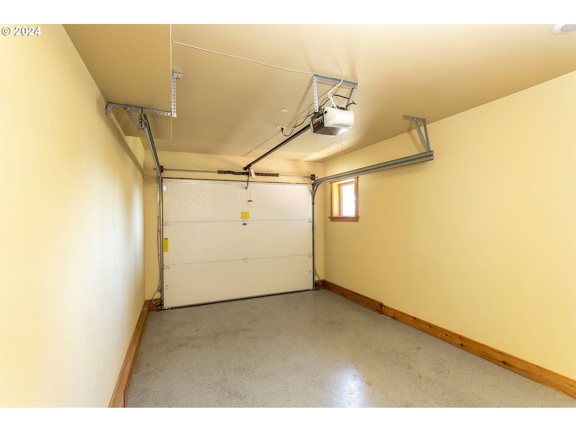 132 E Surfcrest AVE A-2 (L)