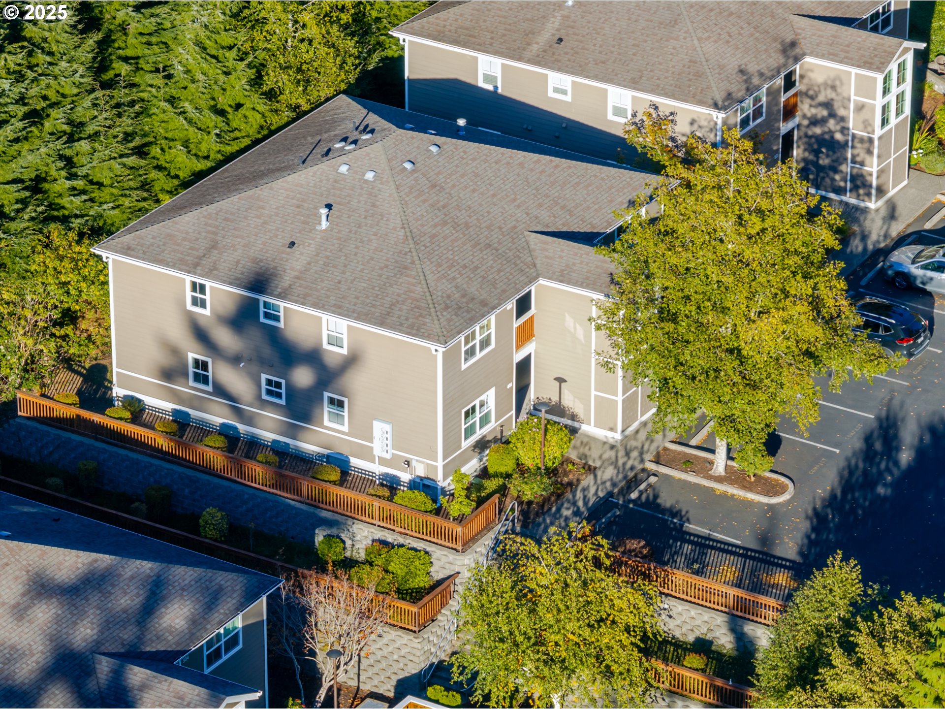 420 ELK CREEK RD 401