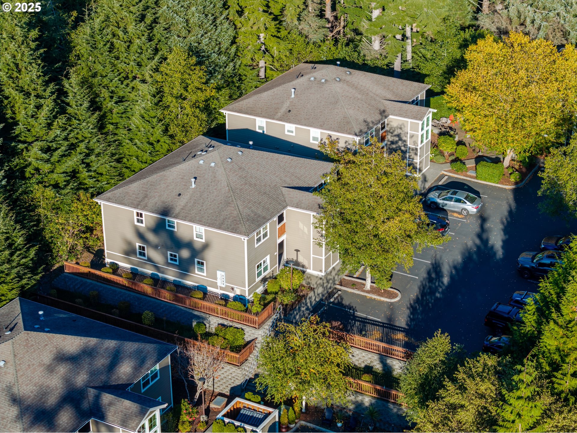 420 ELK CREEK RD 401
