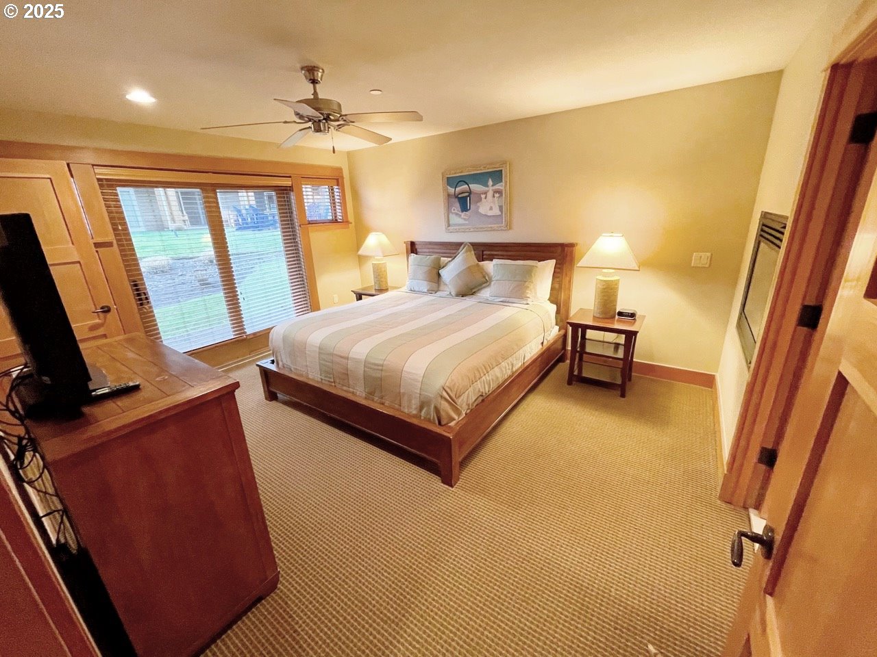 132 E SURFCREST AVE