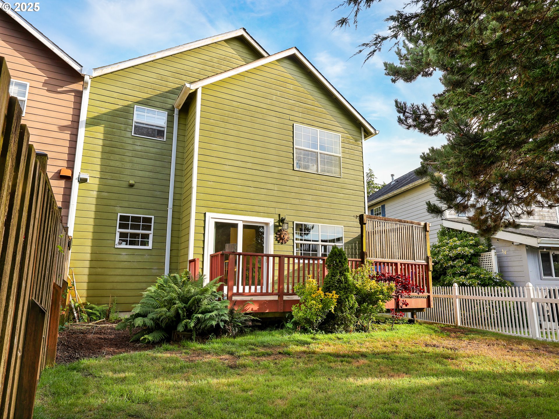 1949 HUCKLEBERRY DR