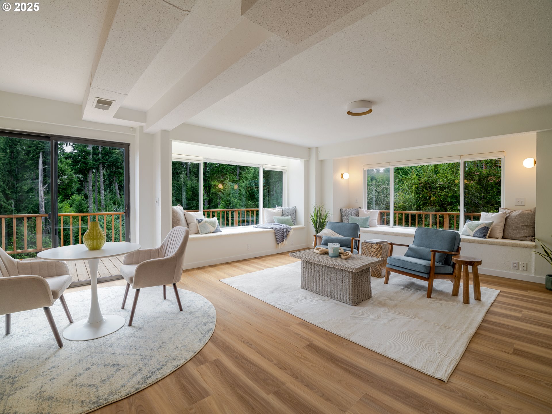 23 SKYLINE AVE