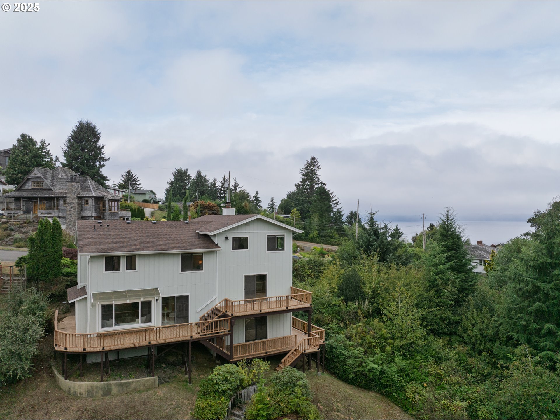 23 SKYLINE AVE