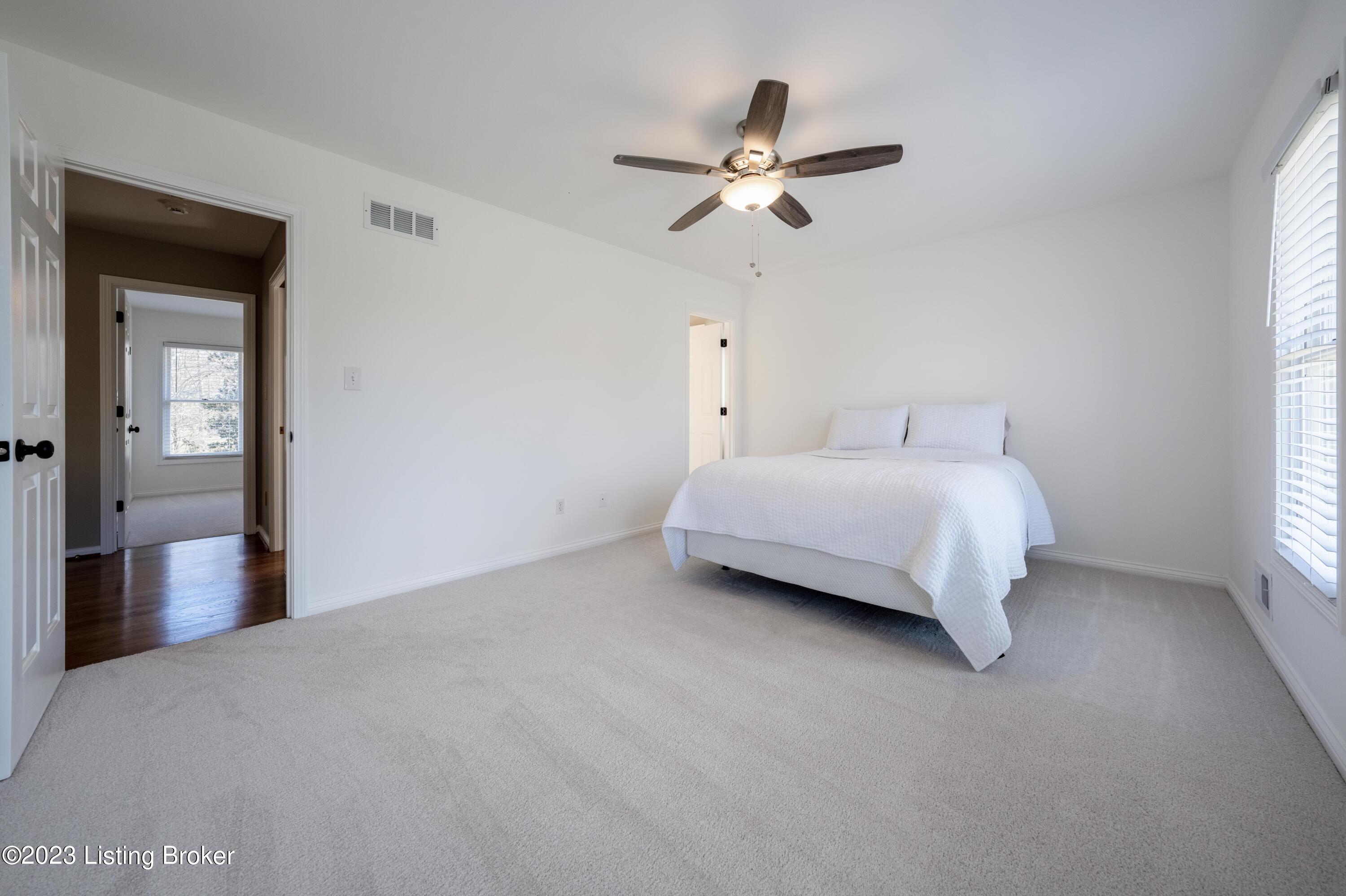 10904 Old Harrods Woods Cir