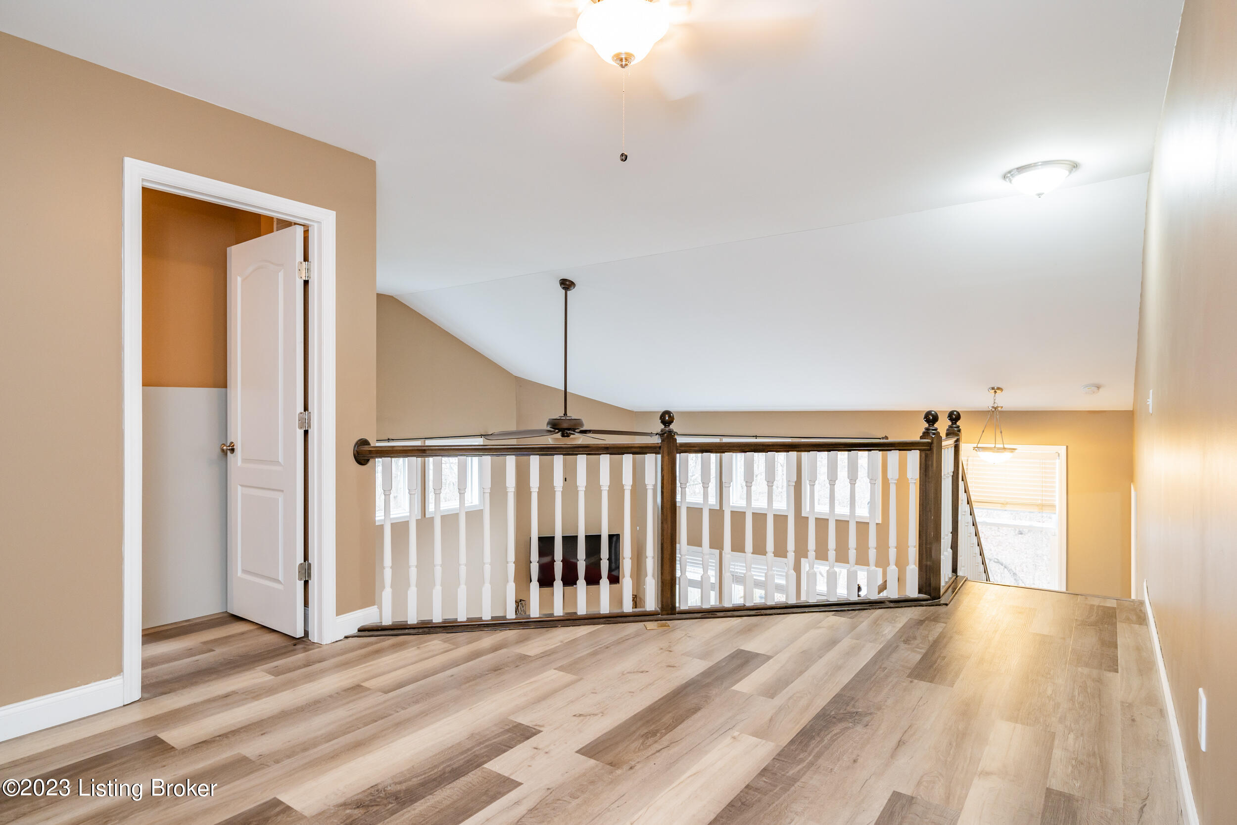 9904 Creek View Estates Dr