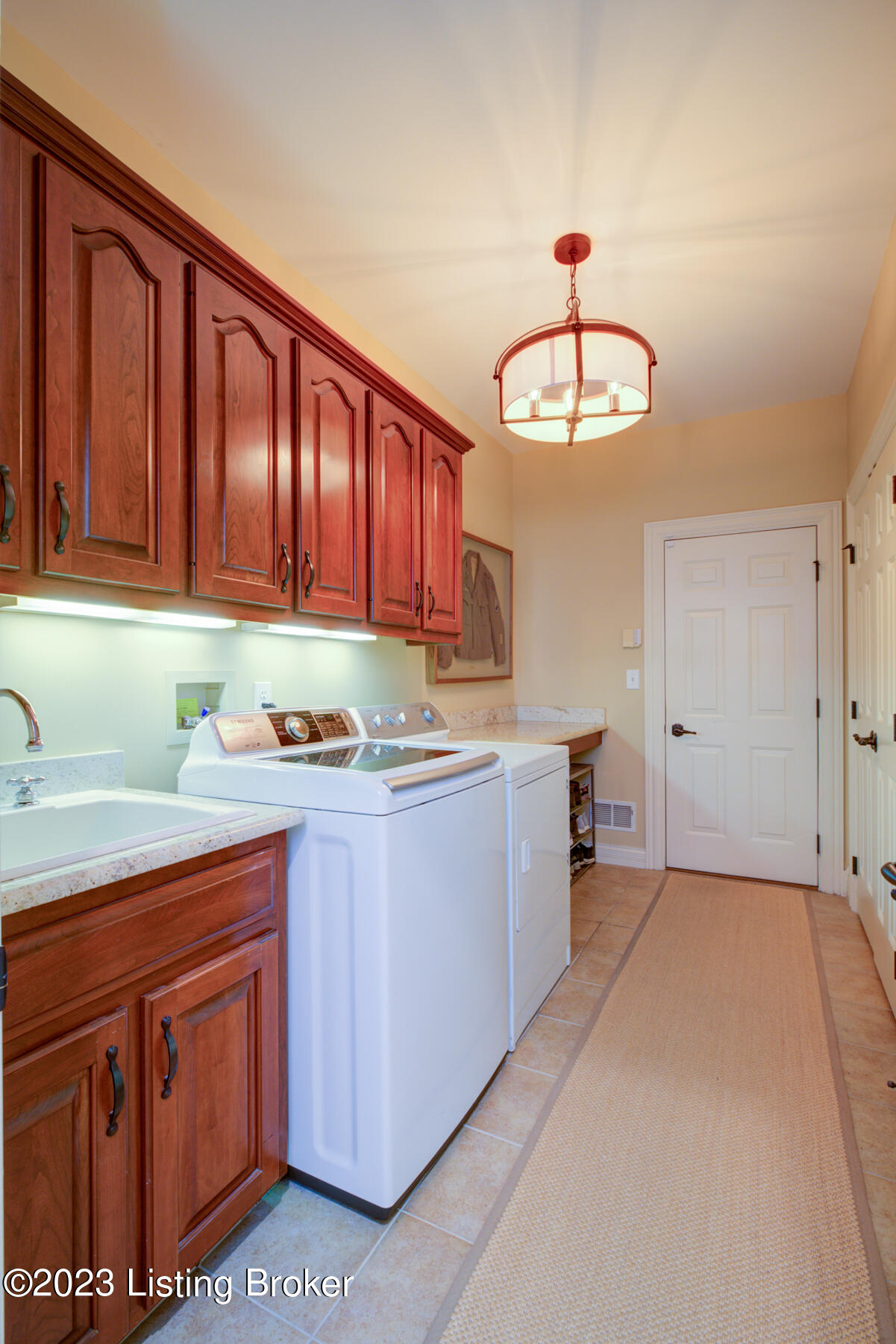2008 Fairway Vista Dr