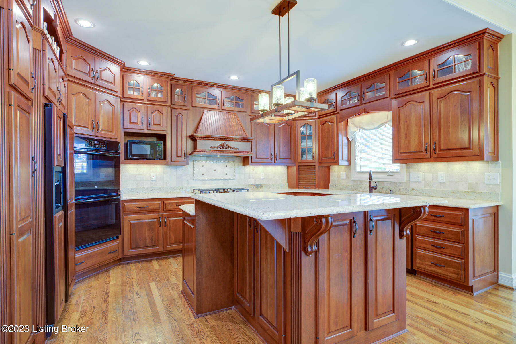 2008 Fairway Vista Dr