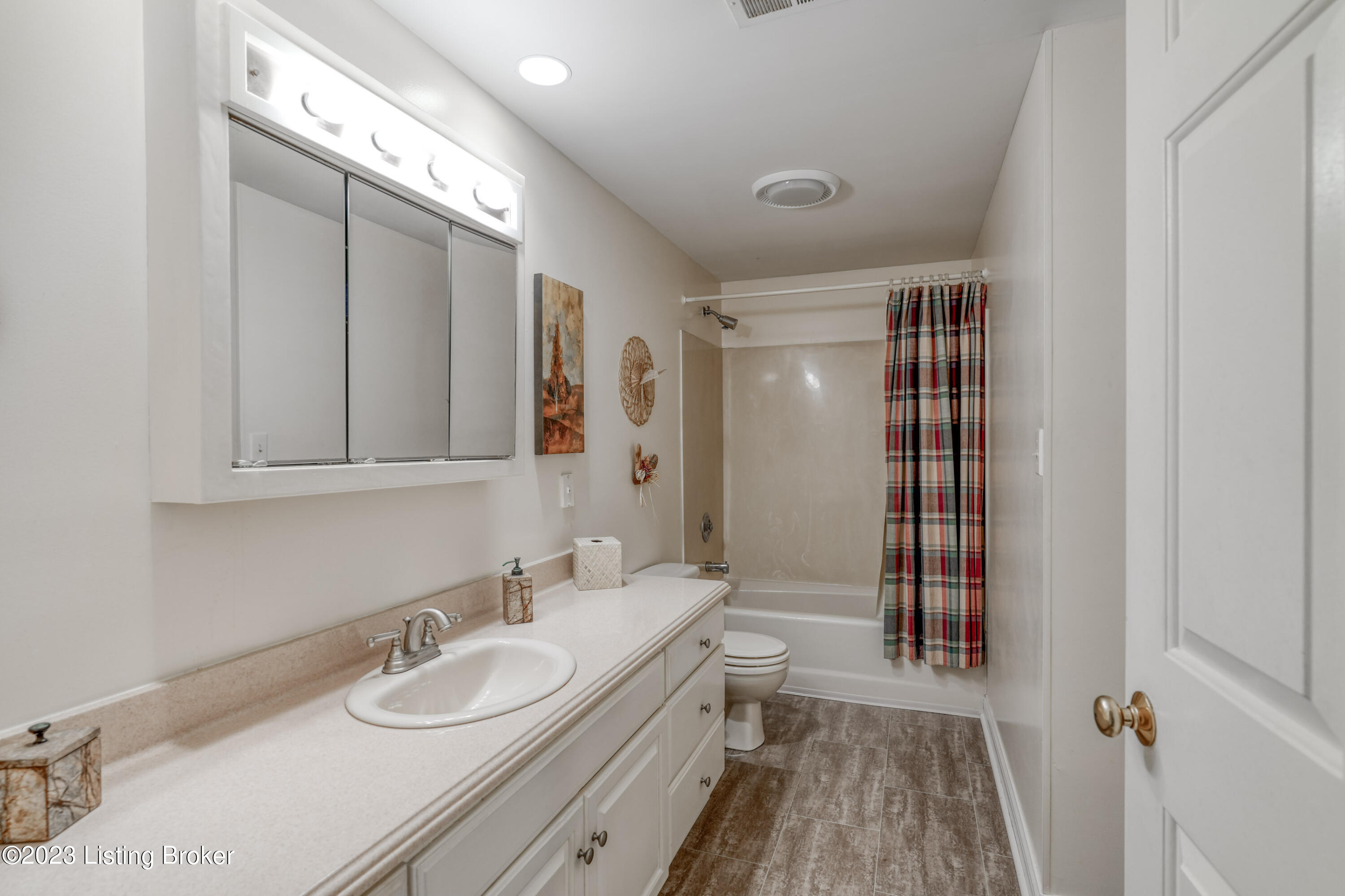 6003 Regal Springs Dr